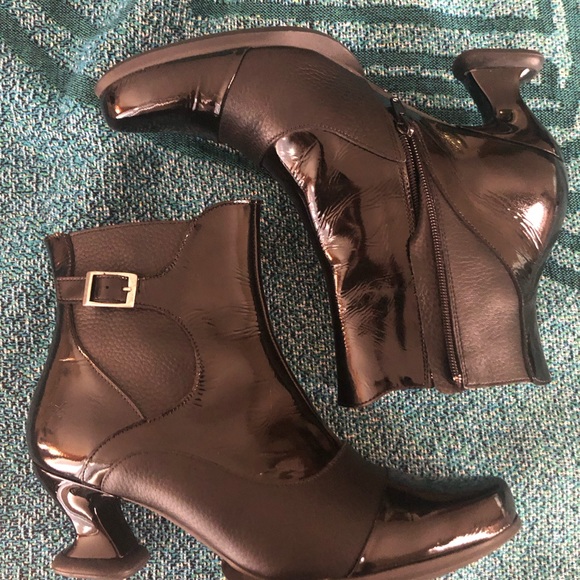 John Fluevog Savasana boots - Picture 4 of 5